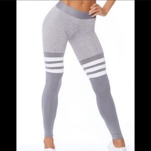 Bombshell sportswear light grey leggings
